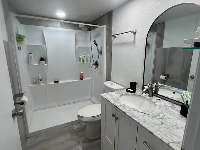 2735 W 52nd St #502 — Photo 9
