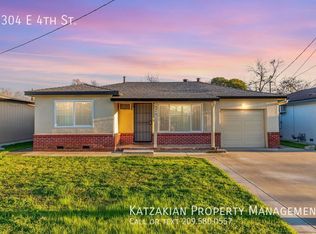 4304 E 4th St, Stockton, CA 95215
