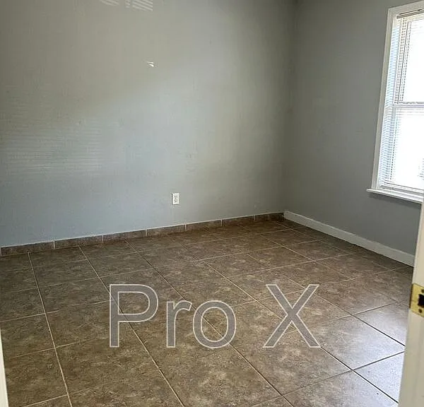 315 Texas Ln #105 — Photo 7