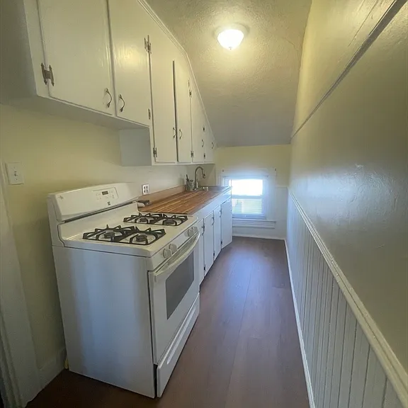 709 Maple St #3 — Photo 5