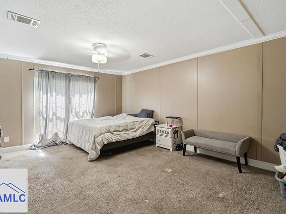5th image of 1071 White Dr NE