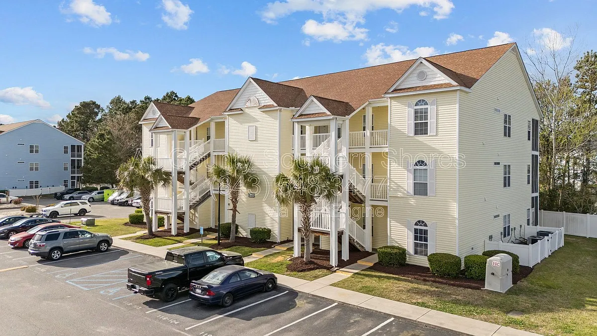 Building Photo - 119 Fountain Pointe Ln #303