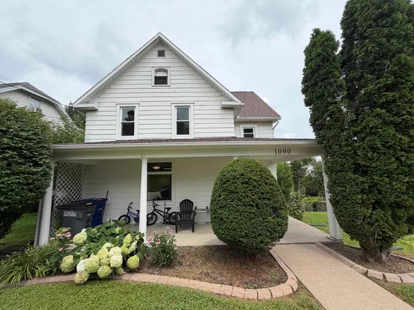 1090 Glen Oak St, Dubuque, IA 52001