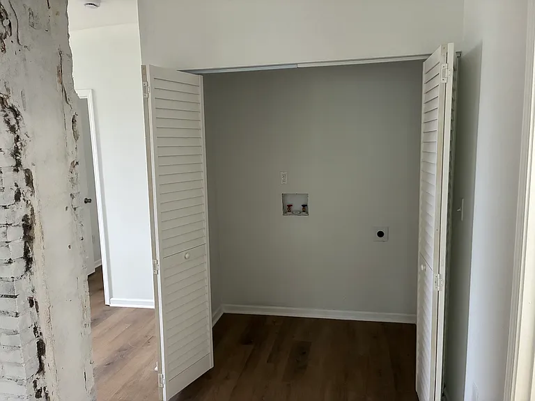 914 W Main St #2 — Photo 3
