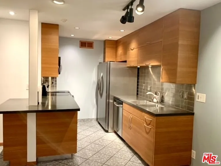 970 Palm Ave #104 — Photo 4