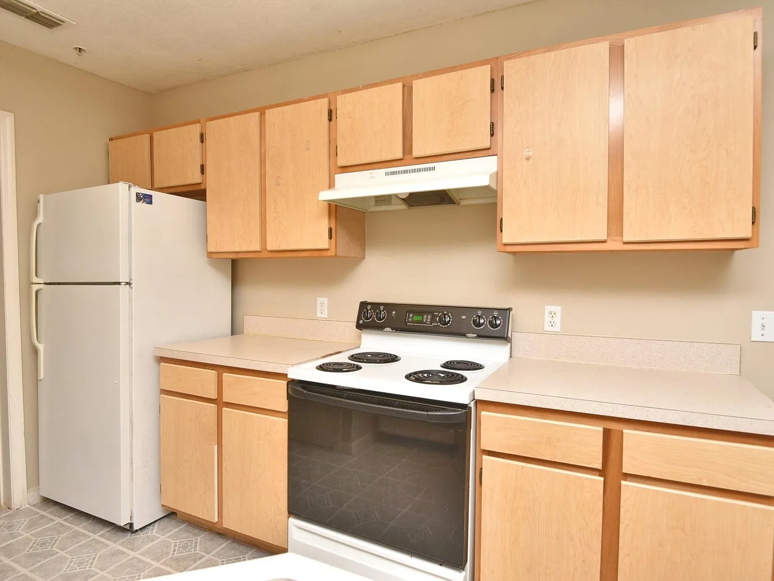 6578 Swissco Drive — Photo 2