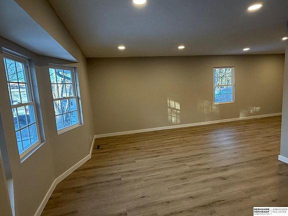 2nd image of 702 Sherman Dr