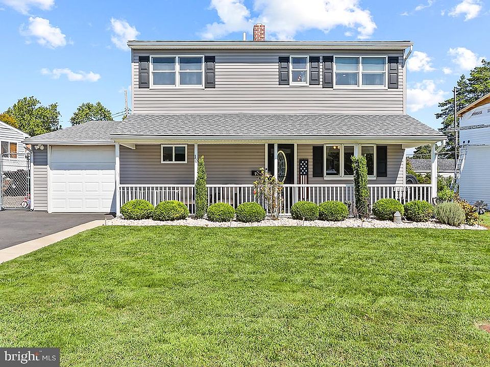 1st image of 10 Apricot Ln