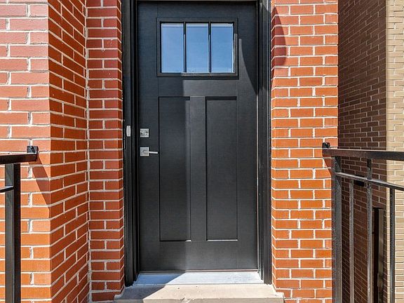 2nd image of 3258 S Prairie Ave