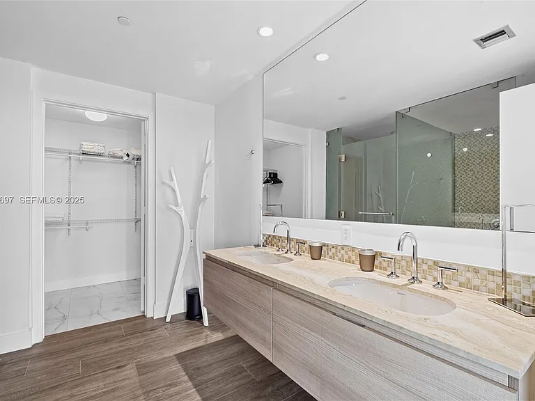 2900 NE 7th Ave #4004 — Photo 4
