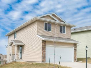 2172 Westminster Cir, Coralville, IA 52241
