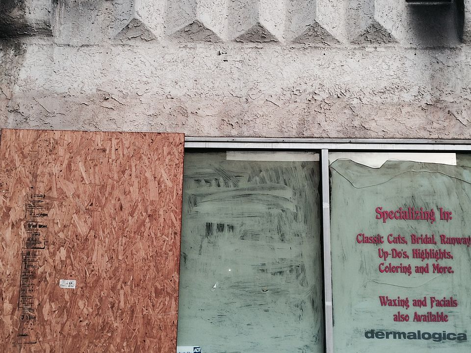 2nd image of 16718 Bellflower Blvd