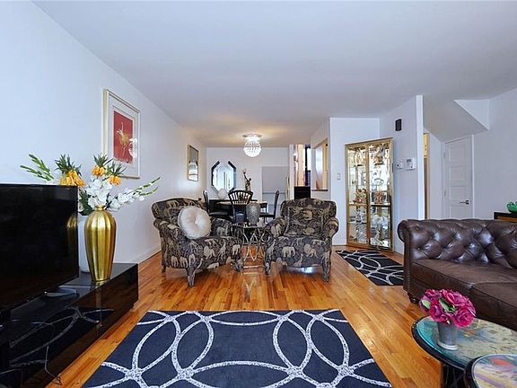 4th image of 2826 Brigham St