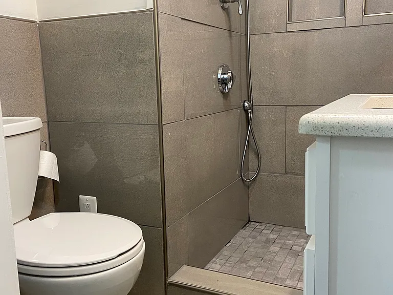 252 Windsor St #3A — Photo 7