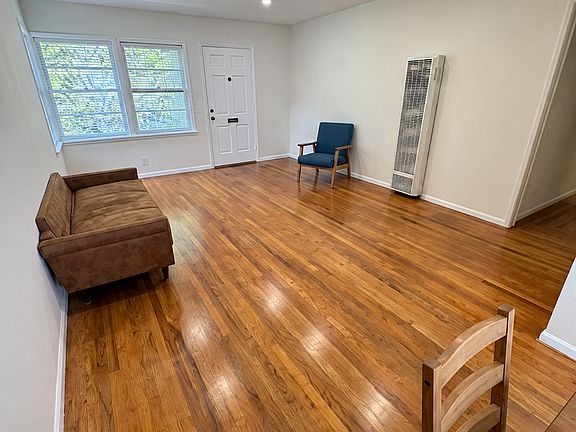 3rd image of 1033 10th St APT B