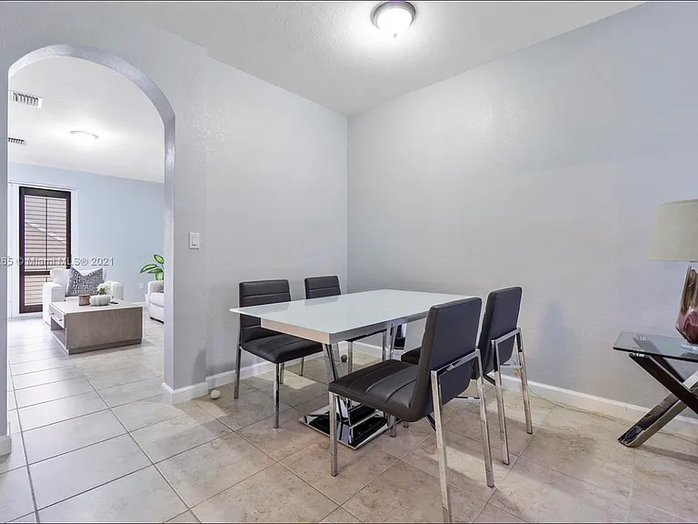 9461 SW 172nd Ave — Photo 5