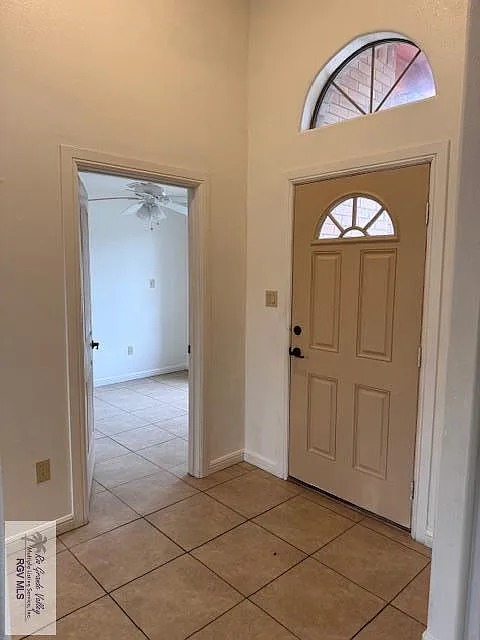 3 bed, 2.5 bath, 1438 sqft, $1,950 — Photo 2