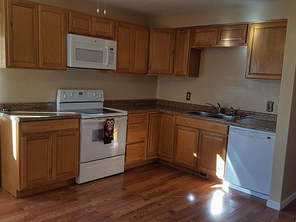 4th image of 30505 Groveland St
