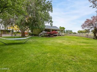 18370 Summitview Rd, Tieton, WA 98947