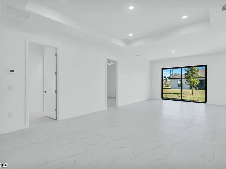 1021 Chiquita Blvd S — Photo 8