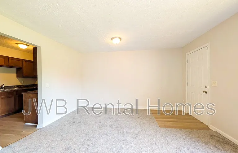 226 Spruce St — Photo 5