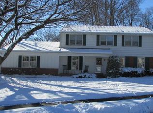 2 Berrywood Ct, Wilmington, DE 19810