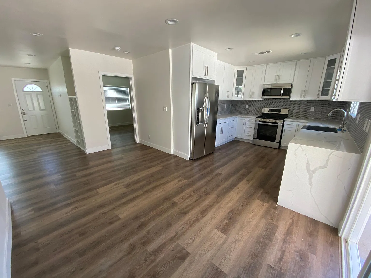 3 bed, 1450 sqft, $4,200 — Photo 4