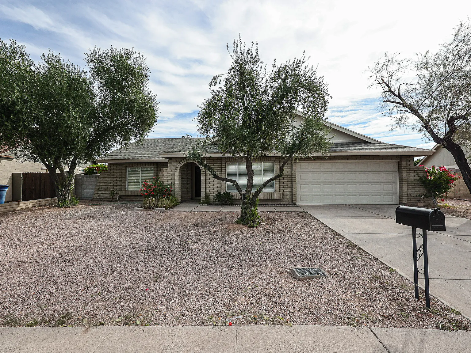 6519 S Elm St $2475 - 1 — Photo 1