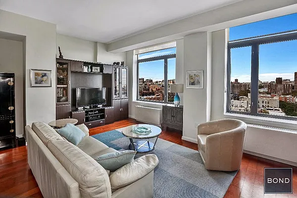 Sold by Bond New York | media 3