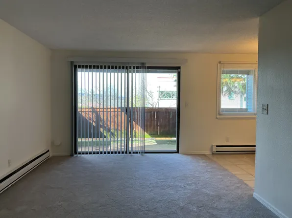 22015 8th Ave S APT 2, Seattle, WA 98198