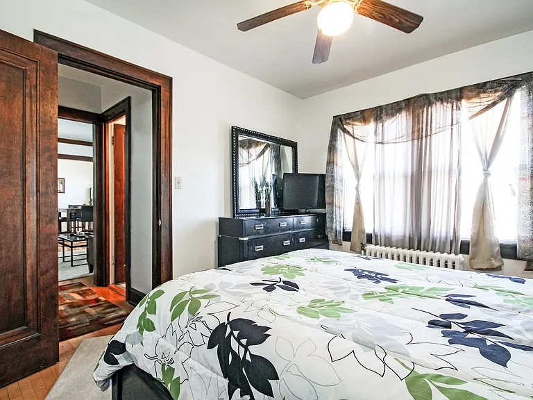 1 Bedroom (Bedroom) (North/South Courtyard)