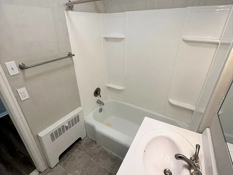 Greenside Manor — Photo 25