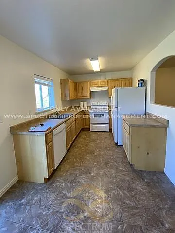 1989 N Churchill Dr — Photo 6