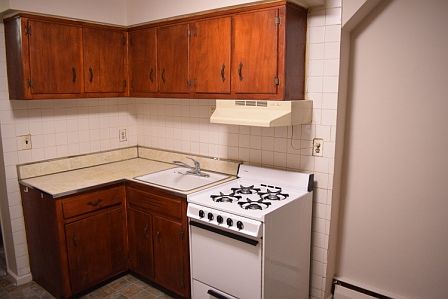 3rd image of 3249 Olinville Ave