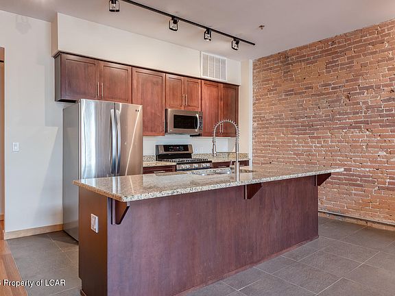 5th image of 210 E Northampton St