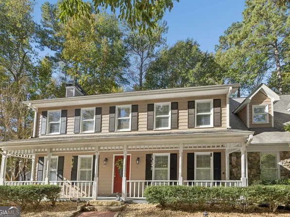 185 Indian Bluff Dr, Sharpsburg, GA 30277