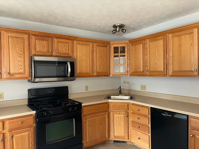 95 Green Briar Rd — Photo 4