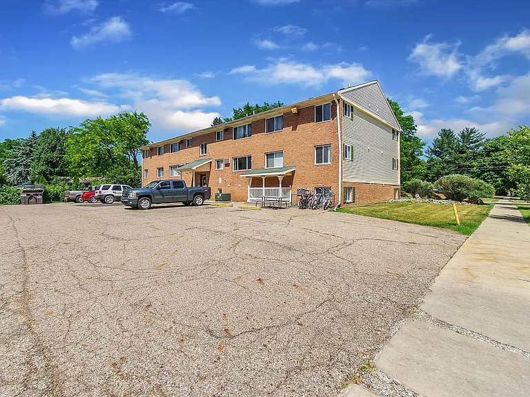 515 & 516 Maple St — Photo 16
