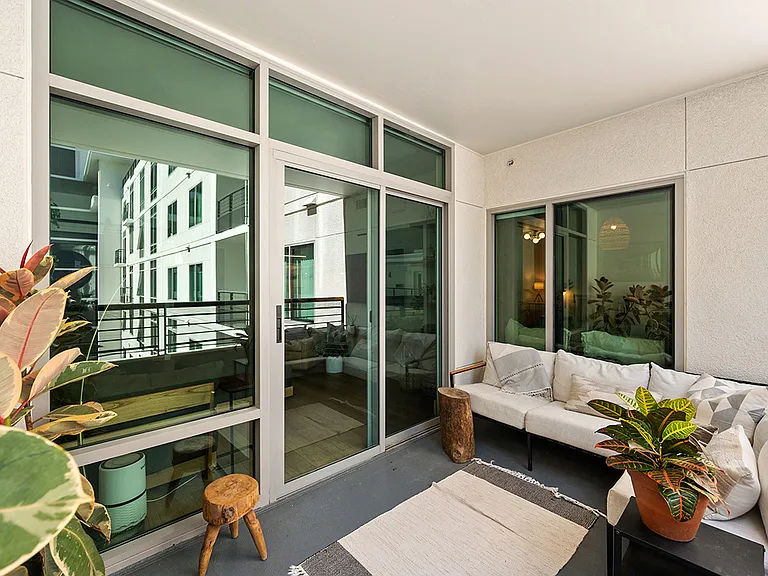 425 W Beech St #535 — Photo 14