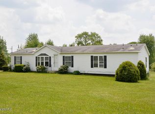 68263 County Road 376, Hartford, MI 49057