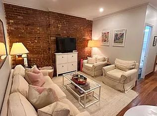 236 W 16th St #3W, New York, NY 10011