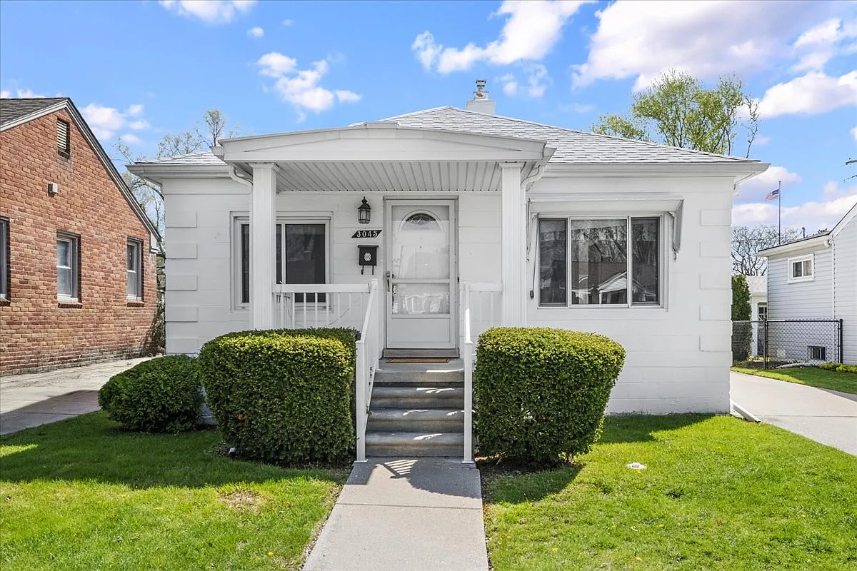 Dudley St, Dearborn — Photo 1