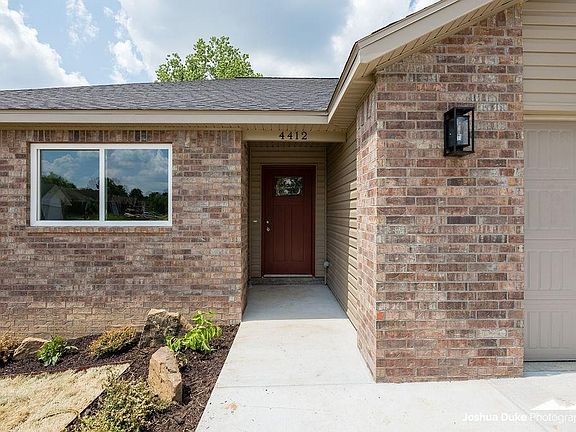 3rd image of 4412 E Lawndale Dr