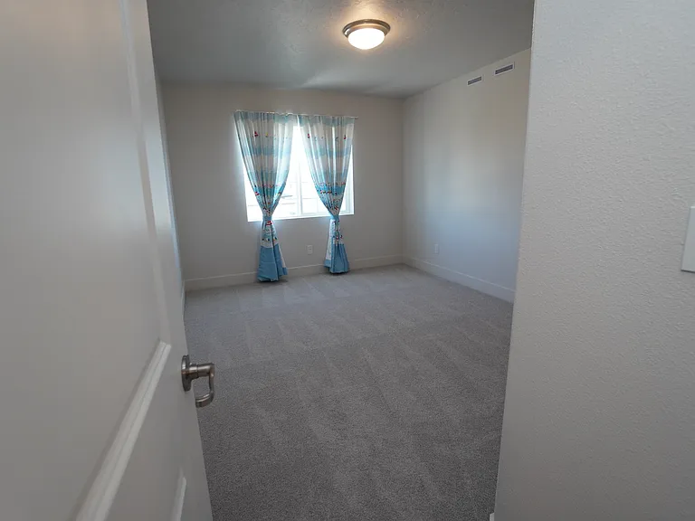 245 E Caldera St — Photo 48