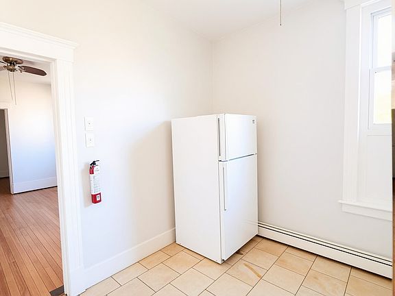 5th image of 134 Victoria St S #4