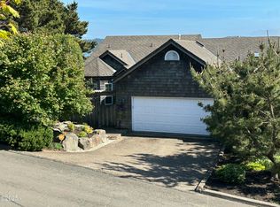 718 SE 5th St, Newport, OR