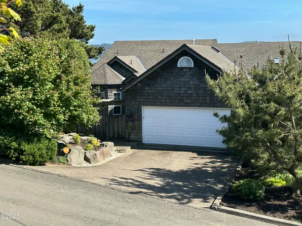 718 SE 5th St, Newport, OR 97365