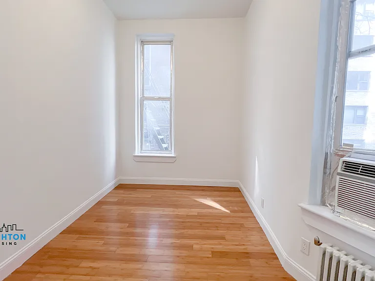 225 E 14th St #4-D — Photo 3