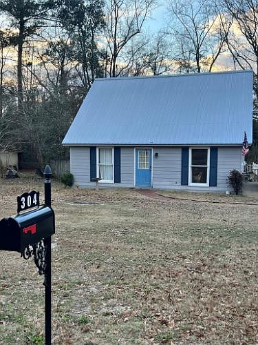 1st image of 304 Pine Hills Dr