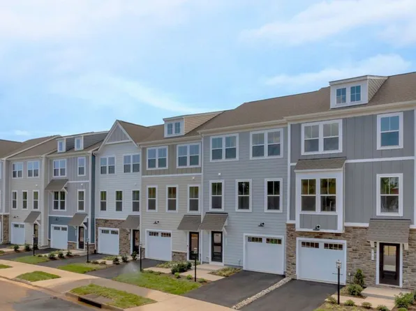 5973 Cling Ln, Crozet, VA 22932